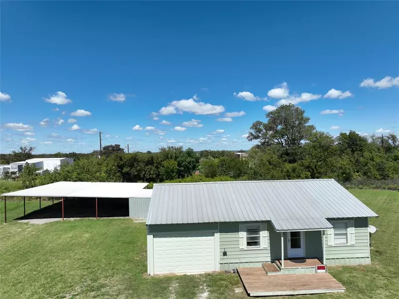 116 N Lakeway Drive, Comanche, TX 76442