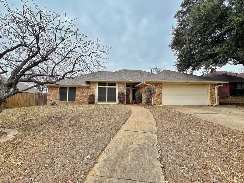 5105 Bellefontaine Drive, Arlington, TX 76017