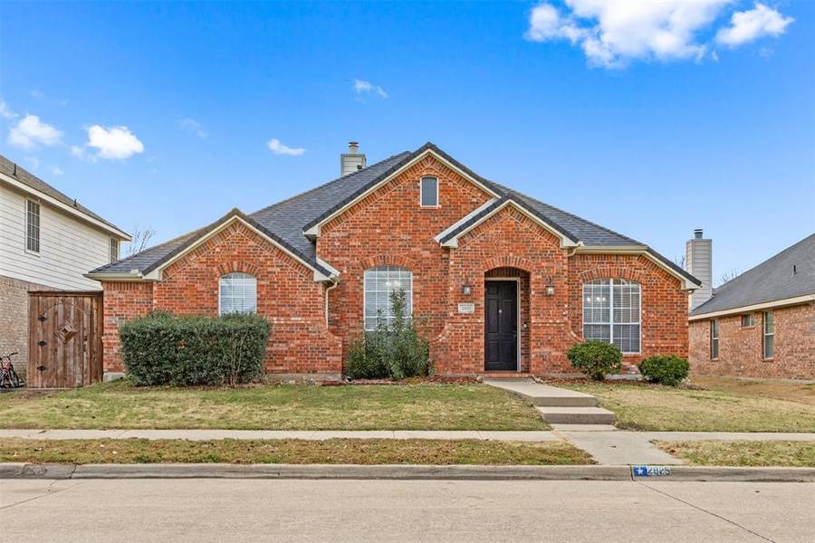 2825 Crosslands Drive, Garland, TX 75040