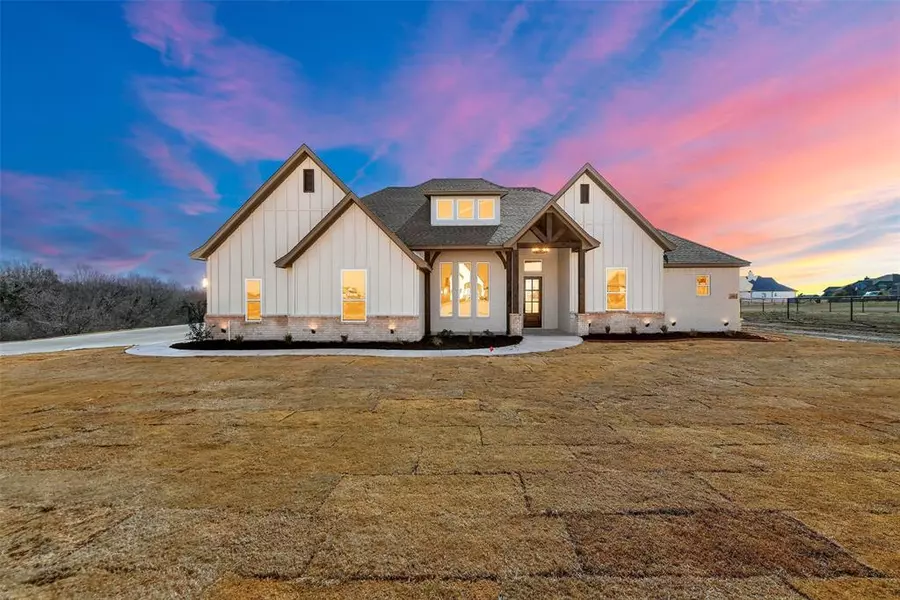 390 Red Bird Drive, Springtown, TX 76082