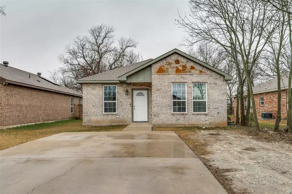 Cleburne, TX 76031,431 Sabine Avenue