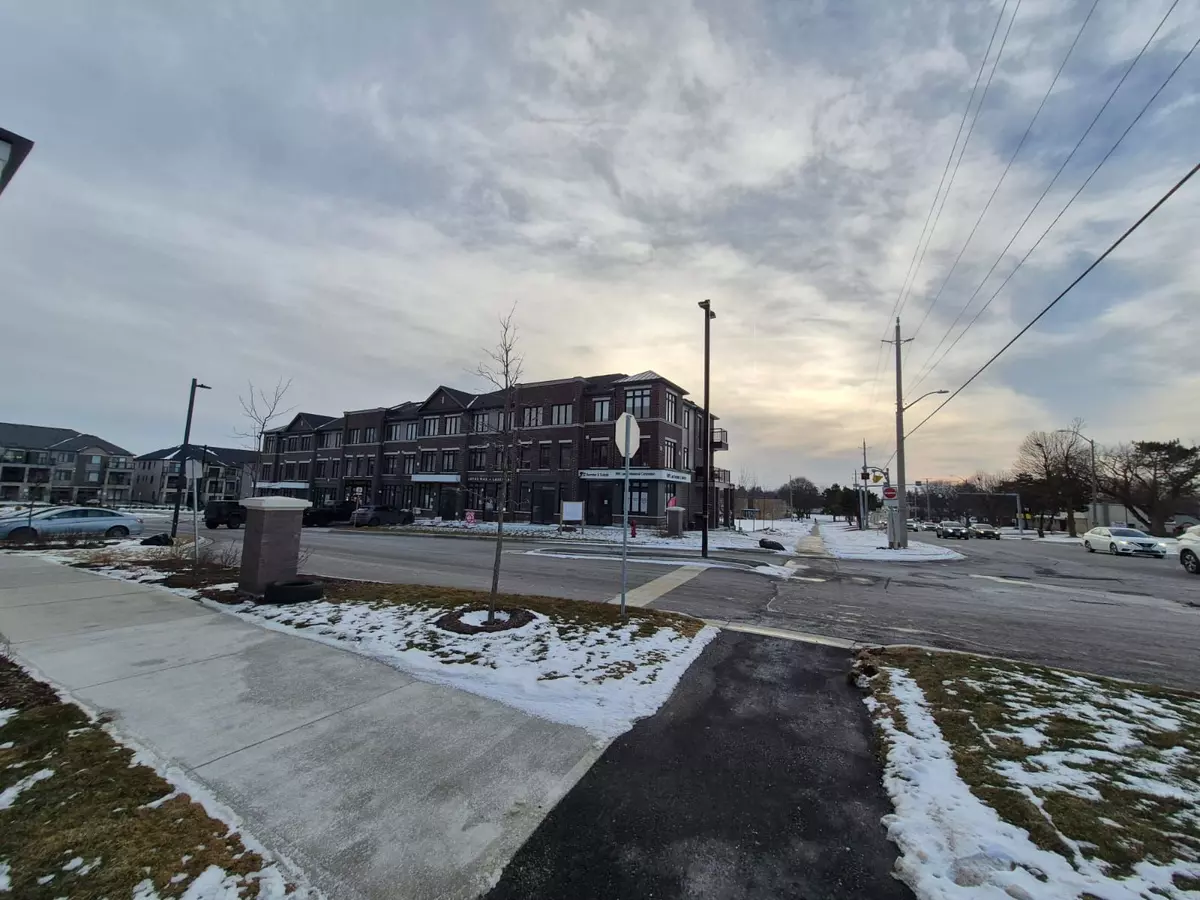 Brantford, ON N3S 0K4,585 Colborne ST #102