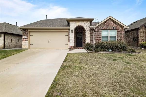 1253 Pleasant Knoll Trail, Aubrey, TX 76227