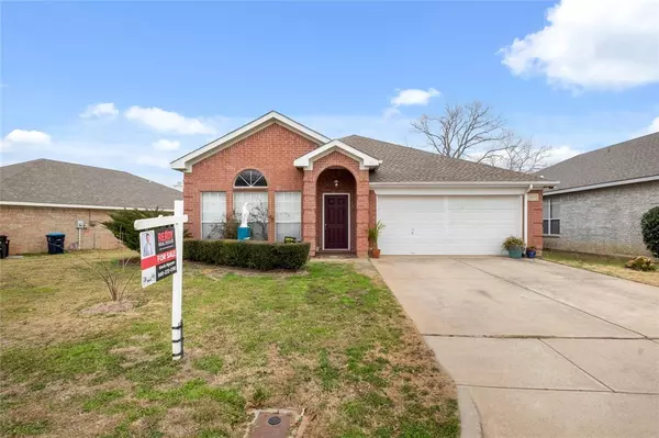 1509 Creekstone Court, Fort Worth, TX 76112