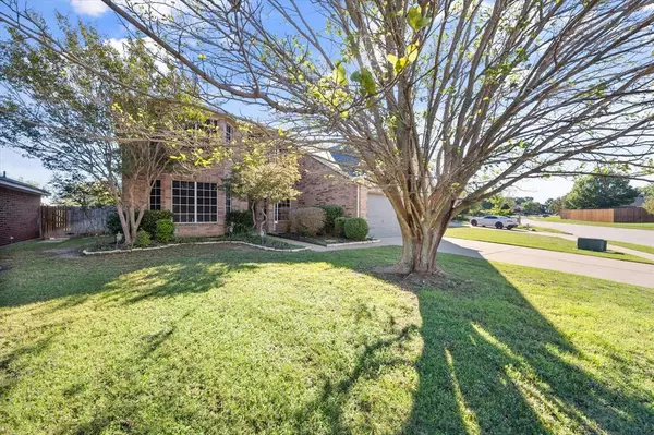 Burleson, TX 76028,915 Hidden Lake Drive