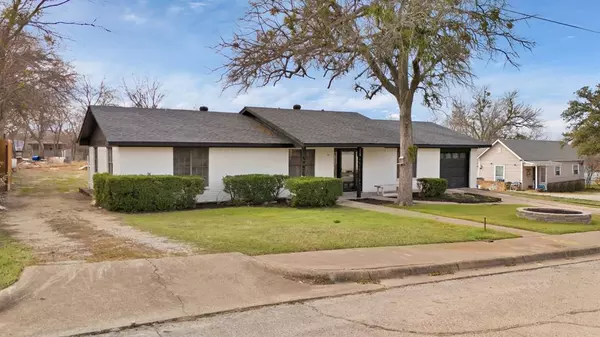 Weatherford, TX 76086,218 E 7th Street