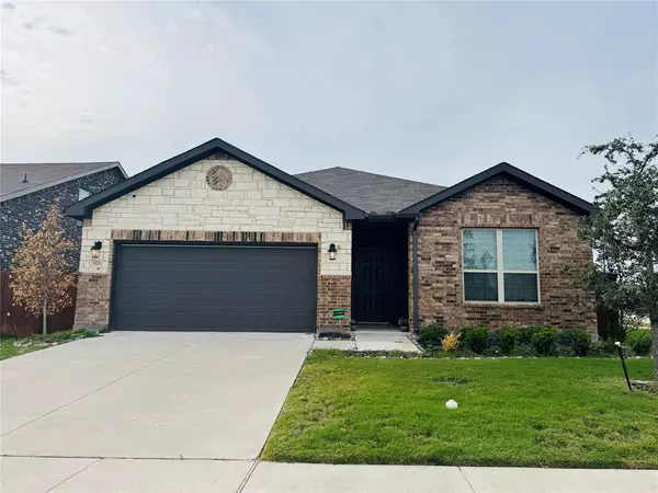 3825 S Courtney Court, Forney, TX 75126