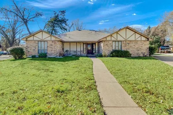 Desoto, TX 75115,218 Clubbrook Circle