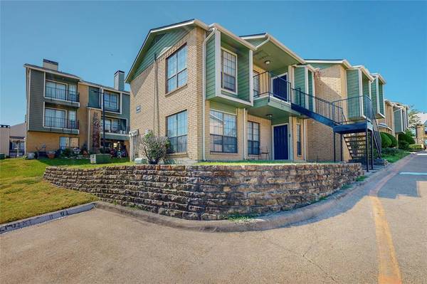 5805 Lake Hubbard Parkway #202, Garland, TX 75043