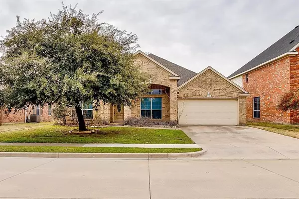 712 Bur Oak Drive, Burleson, TX 76028