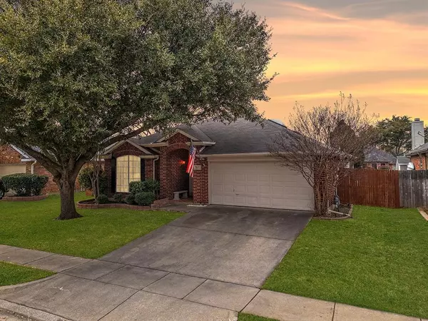 8117 Ross Lake Drive, Fort Worth, TX 76137