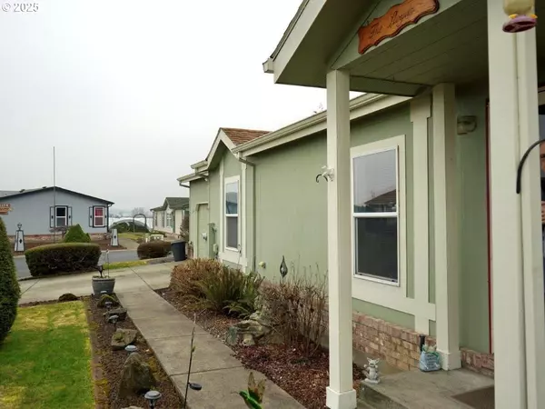 Scappoose, OR 97056,51361 SE Hood View DR #139