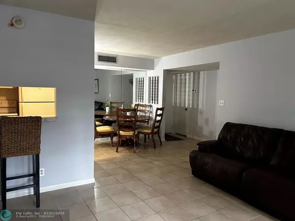 Deerfield Beach, FL 33441,708 SE 2nd Ave  #321