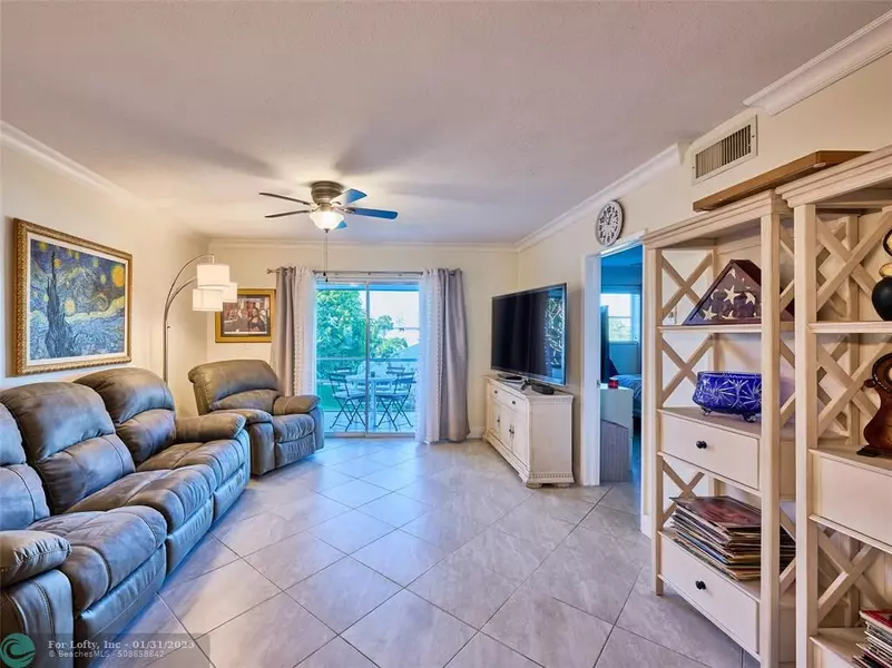 2050 NE 39th St  #308S, Lighthouse Point, FL 33064