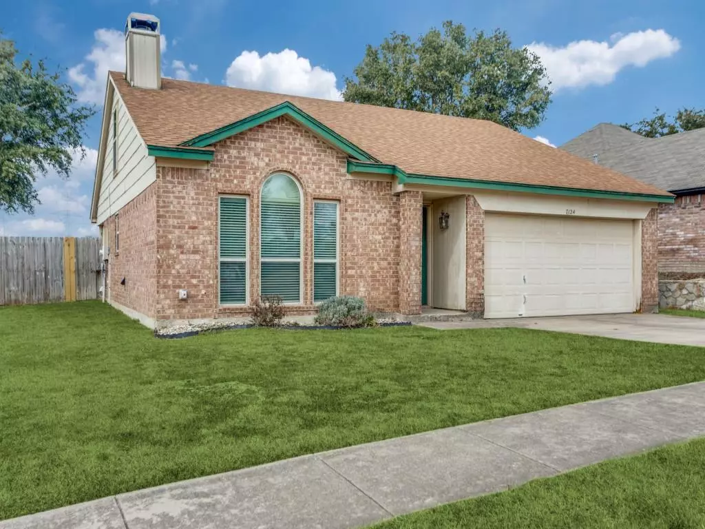 Benbrook, TX 76126,7124 Summerset Drive