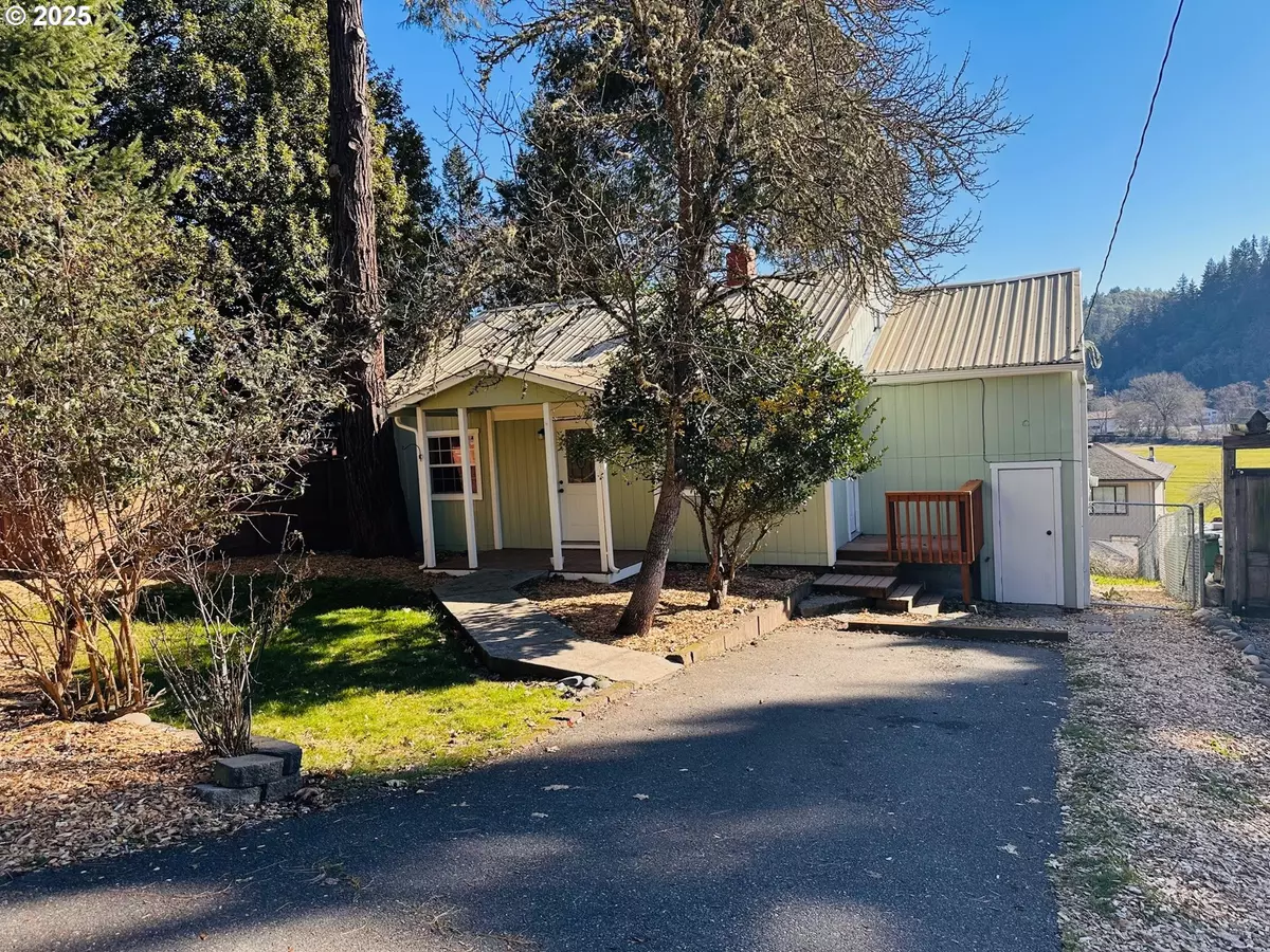 Myrtle Creek, OR 97457,307 SW Fifth AVE