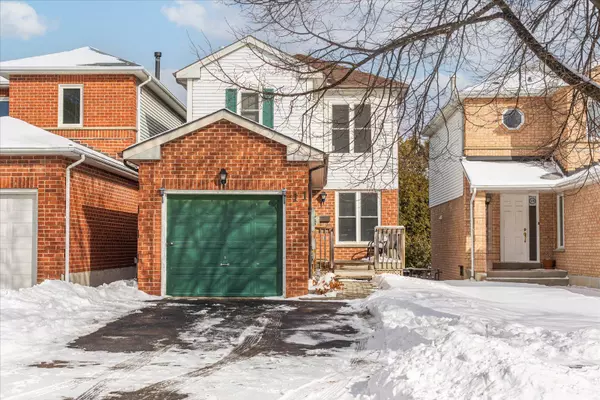 11 Teddington CRES, Whitby, ON L1R 1S4