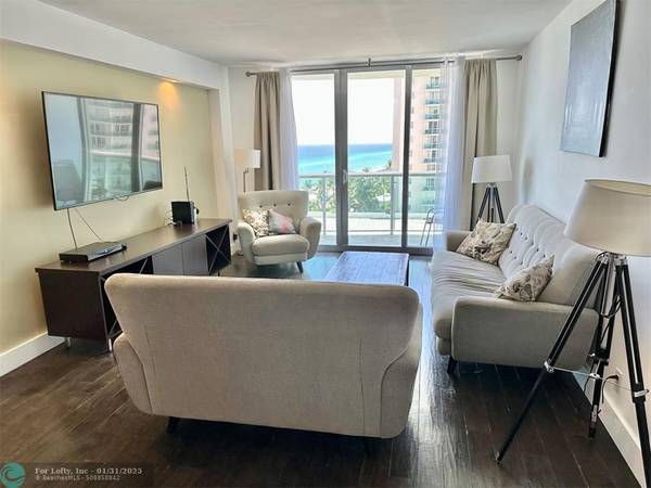 Hollywood, FL 33019,3801 S Ocean Dr  #8G