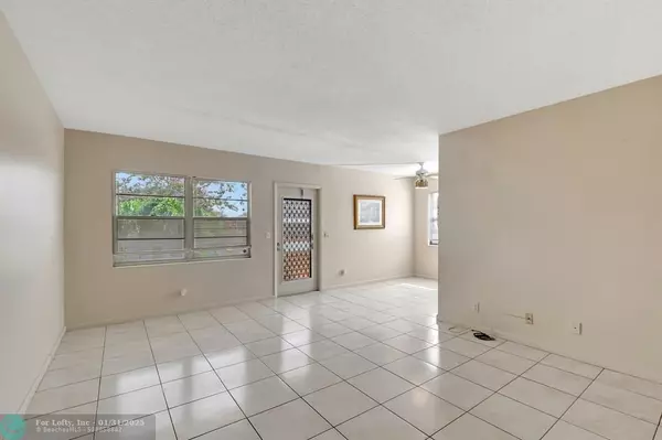 Boca Raton, FL 33434,393 Fanshaw J  #393