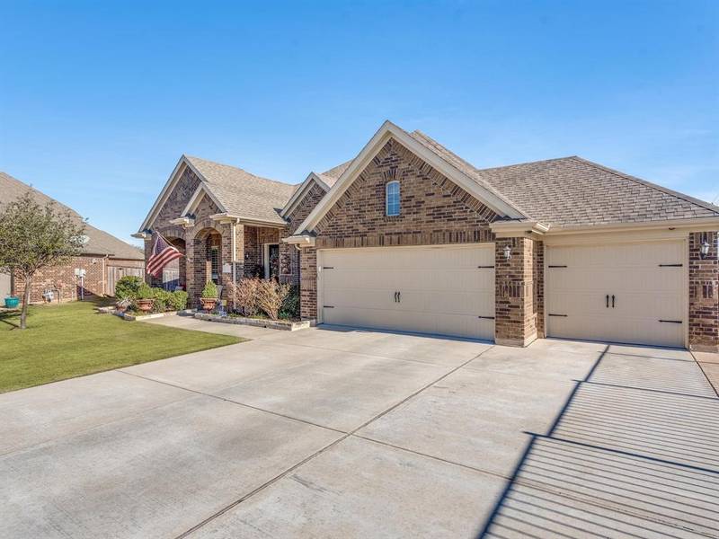 600 Bentley Court, Roanoke, TX 76262