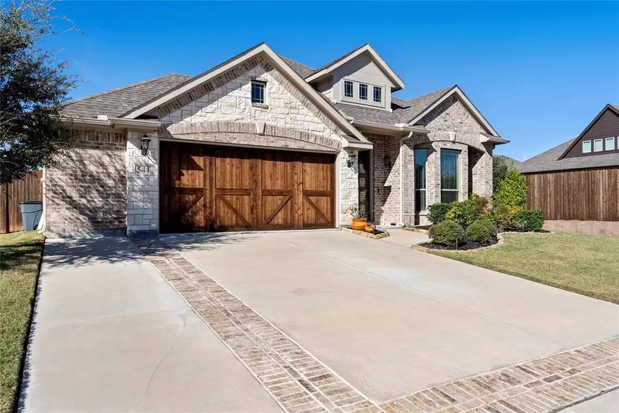 541 Marigold Drive, Midlothian, TX 76065