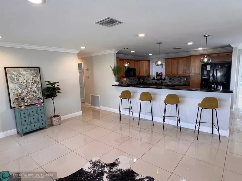 732 NW 28th St, Wilton Manors, FL 33311