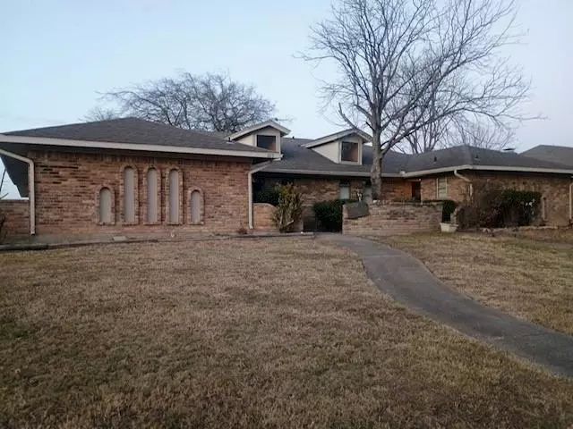 Desoto, TX 75115,1013 Hunters Creek Drive