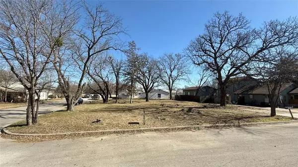 206 N Cunningham Street, Everman, TX 76140