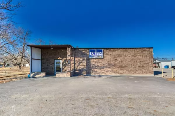 Clyde, TX 79510,120 N 1st Street