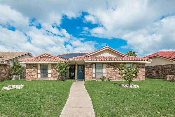 2711 Eagle Pass, Mesquite, TX 75150