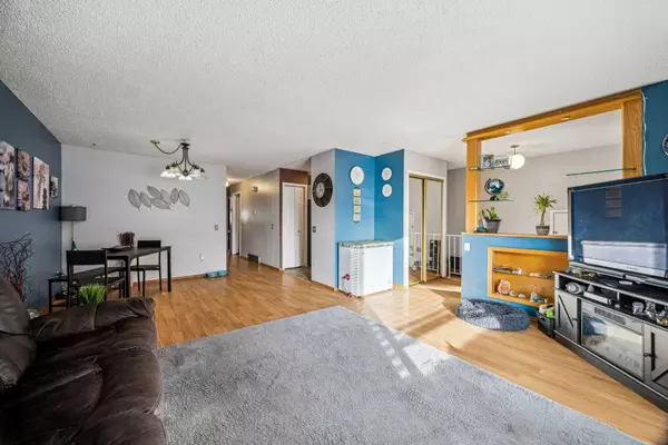 Calgary, AB T2W 3K4,262 Woodside CIR Southwest