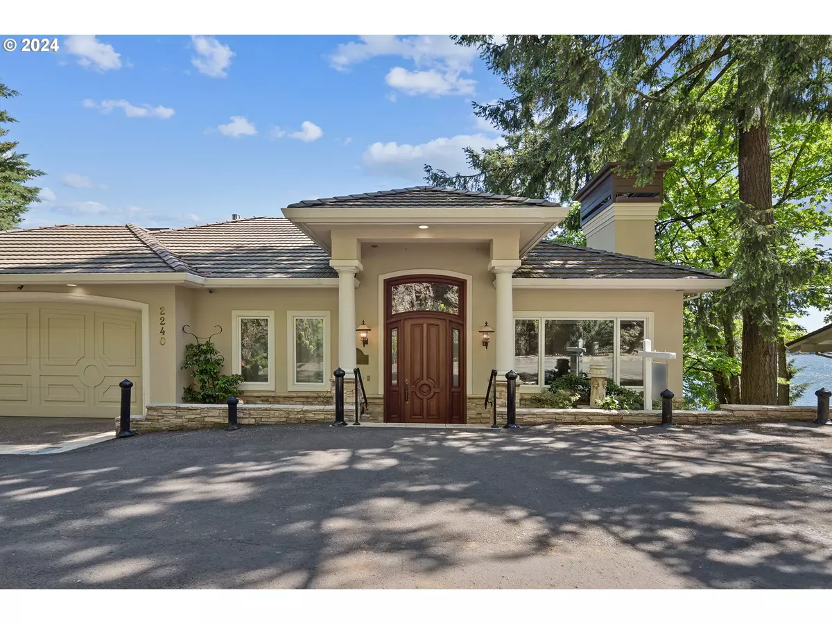 Lake Oswego, OR 97034,2240 SUMMIT CT