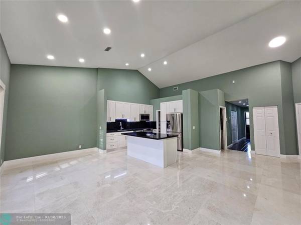 Boca Raton, FL 33486,5770 Coach House Circle  #F