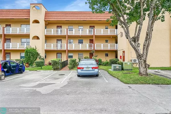 9281 Sunrise Lakes Blvd  #106, Sunrise, FL 33322