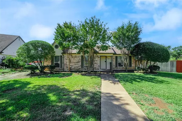 1922 Avignon Court, Carrollton, TX 75007