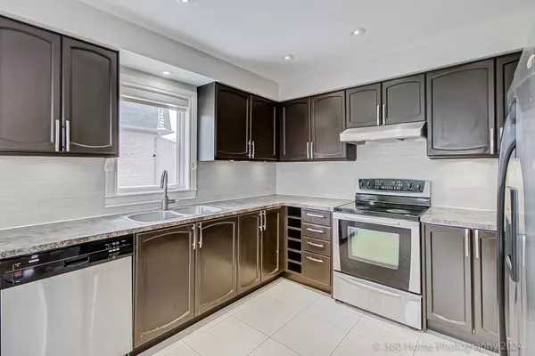 Mississauga, ON L5M 6C1,2945 Thomas ST #125