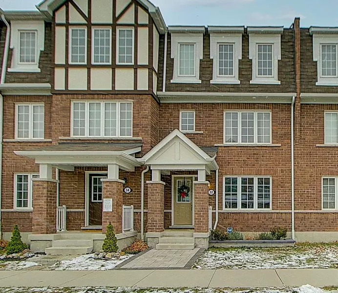 32 Bluegill CRES, Whitby, ON L1P 0E4