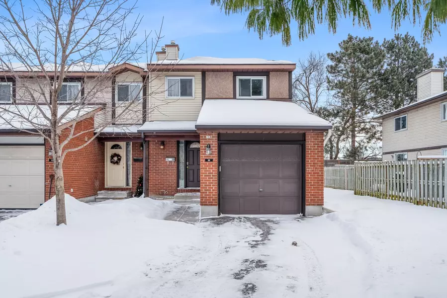 98 CLARKSON CRES, Kanata, ON K2L 4C6