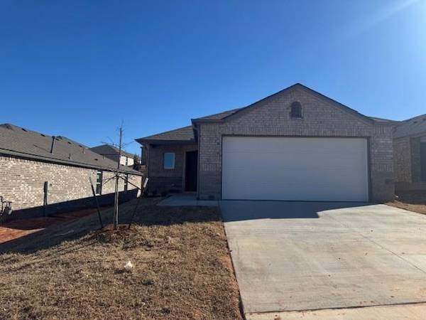 9512 Gray Wolf Lane, Yukon, OK 73099