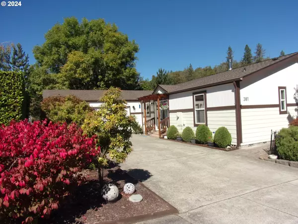 381 KNOLL TERRACE DR, Canyonville, OR 97417