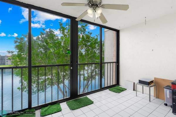 Delray Beach, FL 33484,6037 Pointe Regal Cir  #401