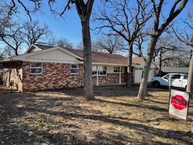 609 Brookview Drive, Hurst, TX 76054