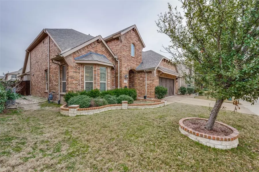 2704 Cole Castle Drive, Lewisville, TX 75056