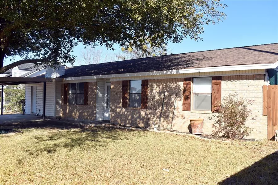 1204 Switzer Street, Bangs, TX 76823