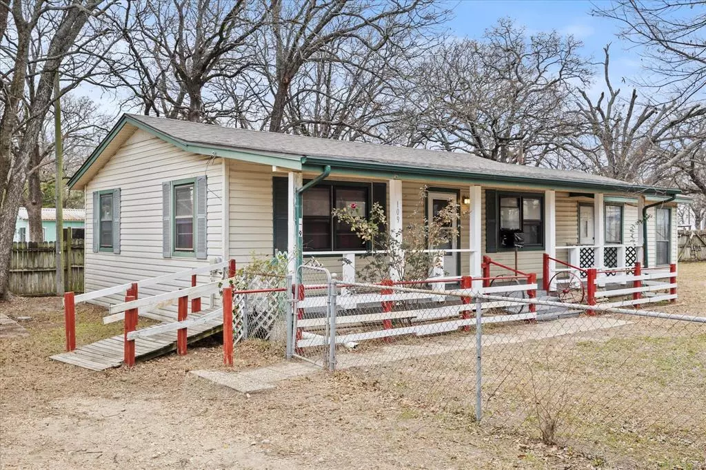 West Tawakoni, TX 75474,109 Seagrove Lane