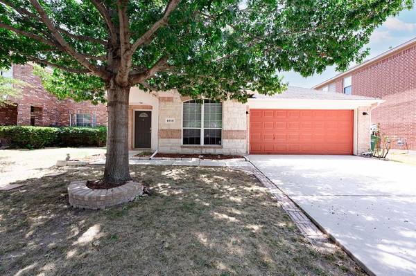 4056 Summerhill Lane, Fort Worth, TX 76244