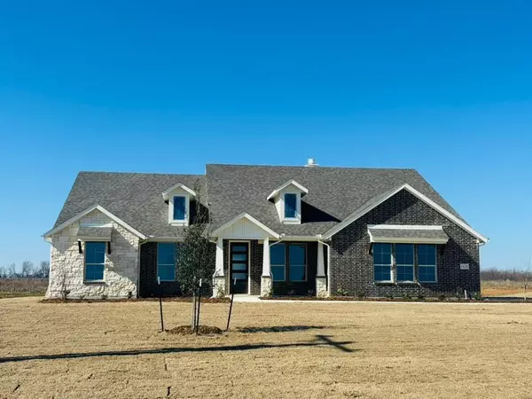 1424 County Road 200, Valley View, TX 76272