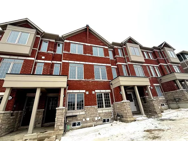 933 Crowsnest HOLW, Pickering, ON L1X 0P4