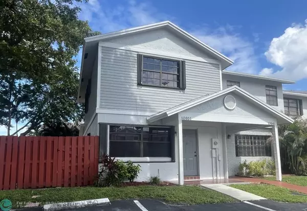 10651 NW 1st St, Pembroke Pines, FL 33026