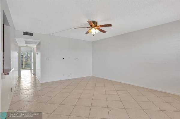 Coconut Creek, FL 33066,1805 Eleuthera Pt  #B4